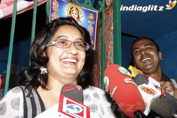 Actress Kanaka Meets the Press